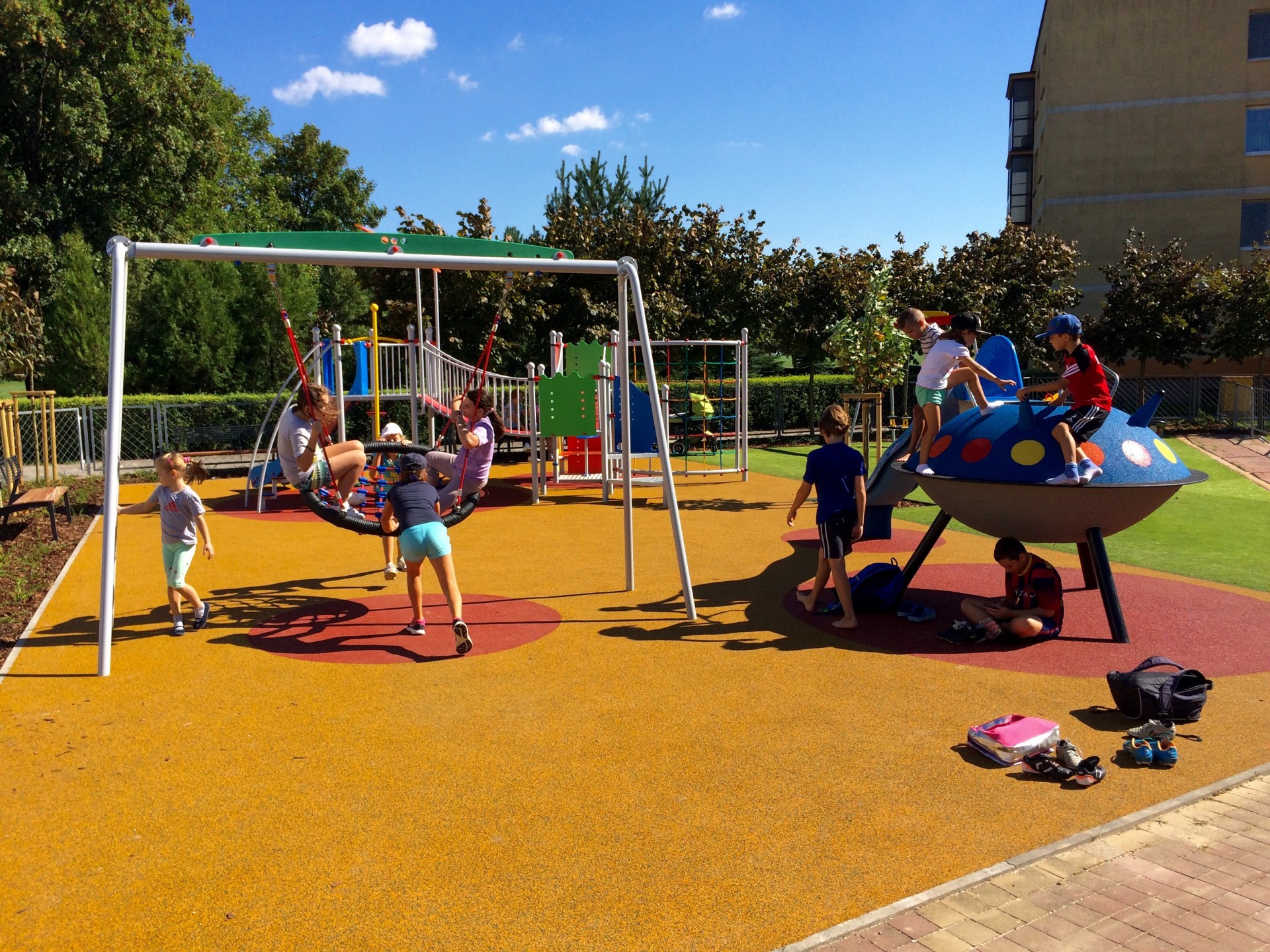 Jaslovské Bohunice, Slovensko